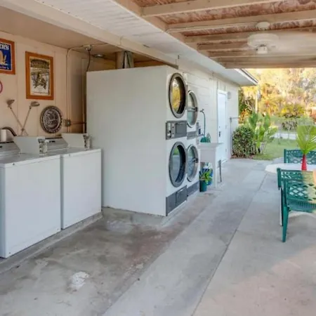 Cottage Bungalow Near Beach! King Bed With Pool & Bbq Fort Myers Exterior photo