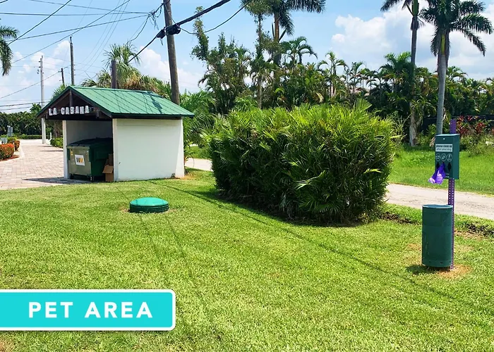 Cottage Bungalow Near Beach! King Bed With Pool & Bbq