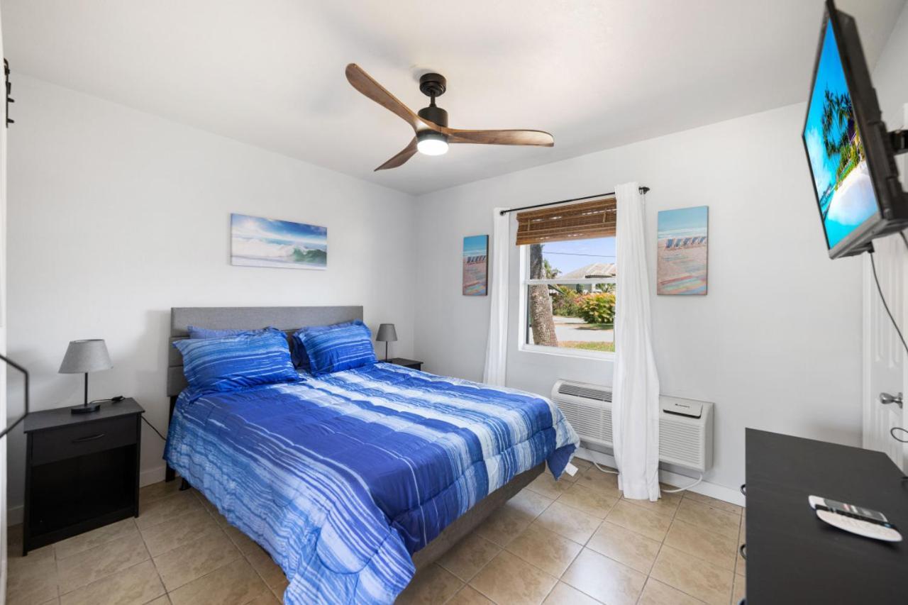 Near Beach! King Bed With Pool & Bbq *